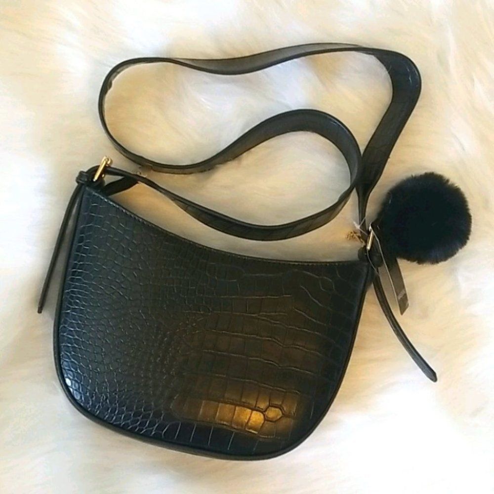 NWT Massini Embossed Bucket Hobo Style Bag - Picture 2 of 12